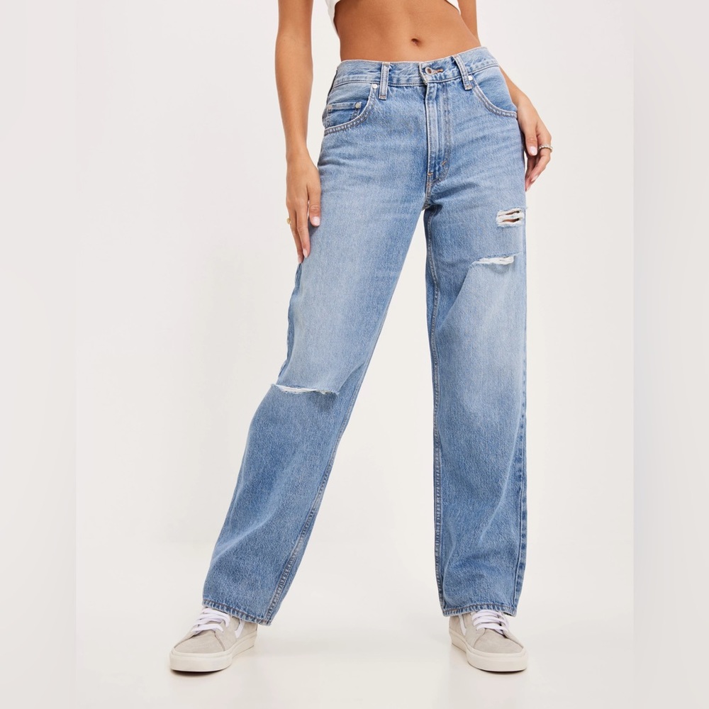 Levi’s ‘94 Baggy Silvertab Distressed Straight Jean